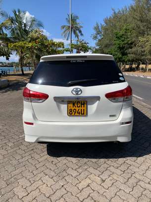TOYOTA Wish 2010 White image 2