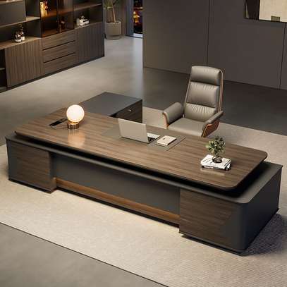 Office Desks: Executive Desk With Reversible Orientation image 3