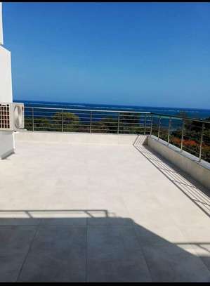 2 Bed Apartment with En Suite at Baobab Road image 2