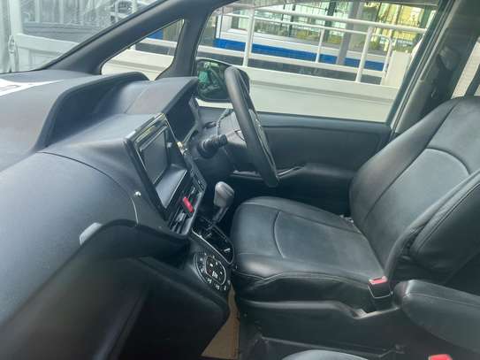 Toyota Voxy For Hire in Kenya image 3