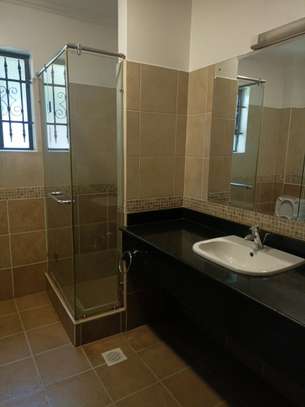 3 Bed Apartment with En Suite in State House image 14