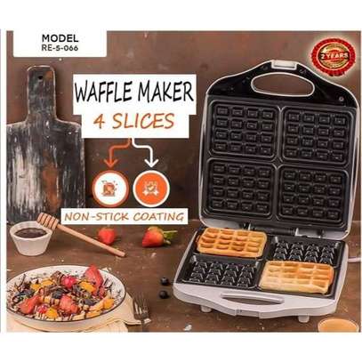 Rebune 4-Slice Waffle Maker image 1