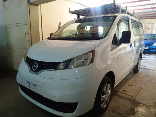 Nissan nv 200 manual petrol with carrier image 8
