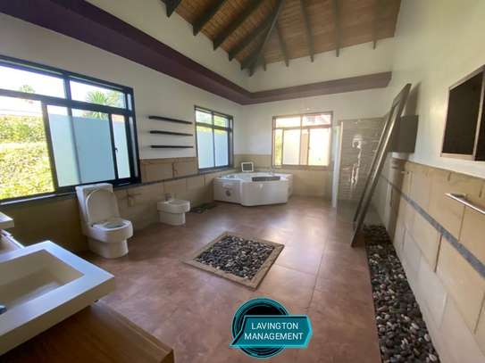 5 Bed Villa with En Suite at Muthangari image 8