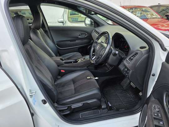 Honda vezel 2018 White image 7