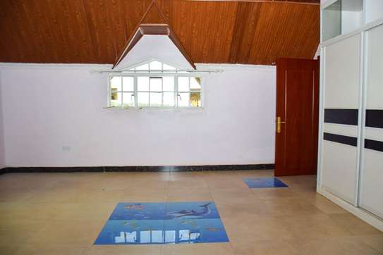 5 Bed Townhouse with En Suite at Off Kiambu Road image 37