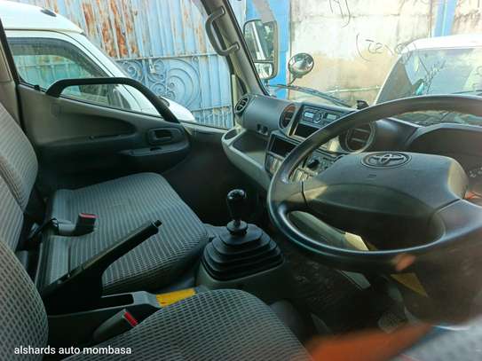 Toyota  dyna image 11