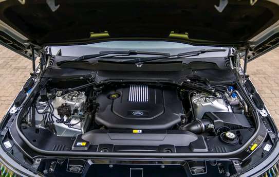 2019 Range Rover Sport HSE image 2