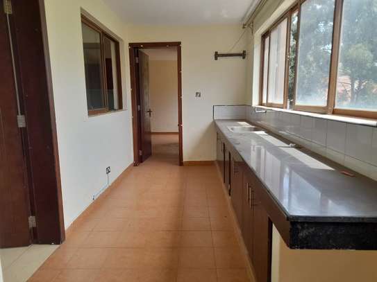 3 bedroom All ensuite + Dsq apartment to let. image 5