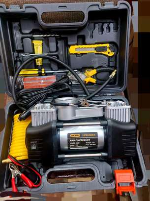 Air Compressor 12v With Accessories + Carry Case image 1