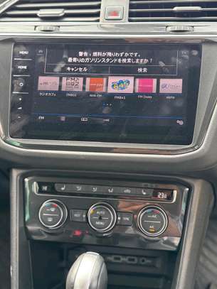 Volkswagen Tiguan white image 9