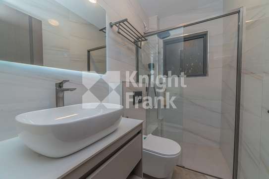3 Bed Apartment with En Suite at 4Th Parklands Avenue image 10