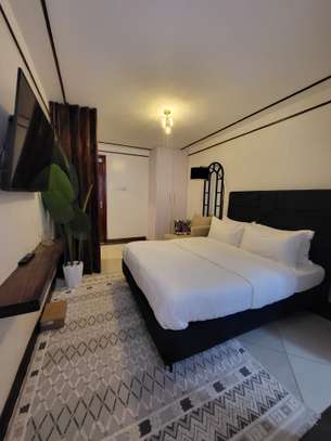 Studio Apartment with Gym at School Lane image 1