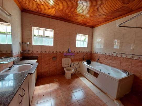 5 Bed House with En Suite at Runda Rd image 18