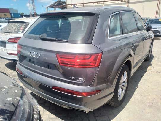 Audi Q7 Quattro S-line sunroof 2017 image 4
