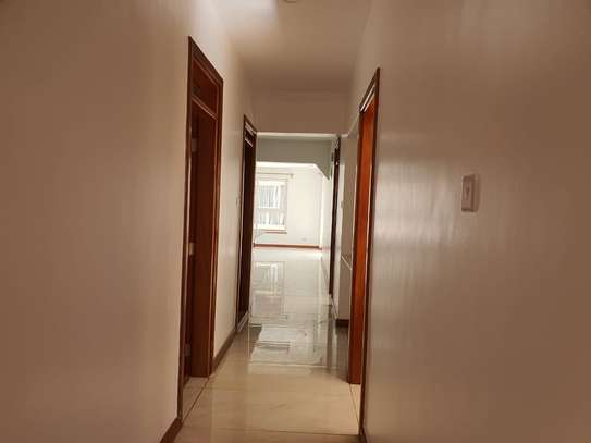 4 Bed Apartment with En Suite in General Mathenge image 16