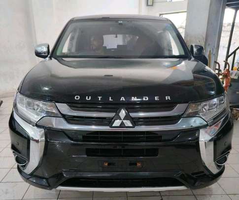 Mitsubishi Outlander image 1