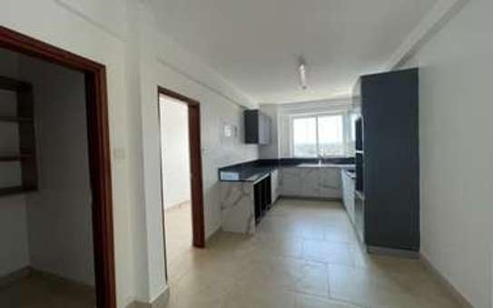 3 Bed Apartment with En Suite in General Mathenge image 11