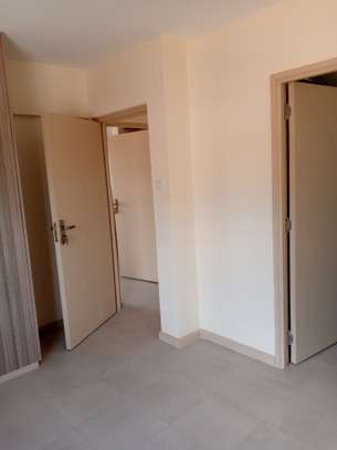 2 bedroom to let image 6