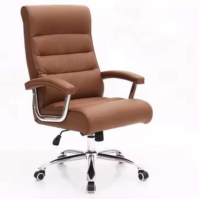 Office chair: Leather Executive Office Chair with Wheels image 1