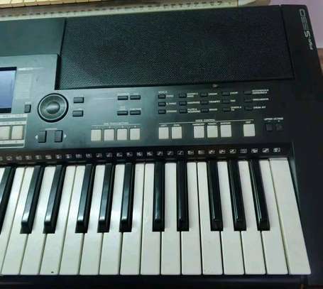 Yamaha psr 550 image 2