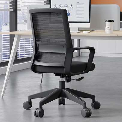 Durable Captain Mesh Highback Swivel Office Chair image 6