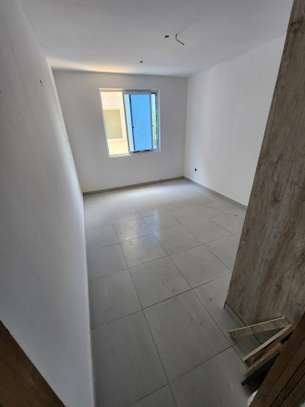 3 Bed Apartment with En Suite at Oleander Drive image 21
