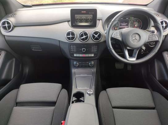 Mercedes Benz B180 image 7