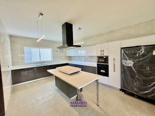 3 Bed Apartment with En Suite at Riverside Drive image 15