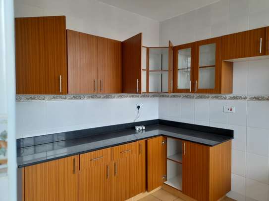 3 Bedroom apartment All Ensuite with a Dsq image 8