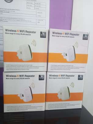 Wifi Repeater With 802.11b G N 300Mbps Wireless Router (Whit image 2