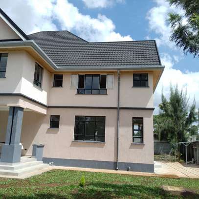 5 Bed House with En Suite at Garden Estate image 4