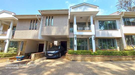 5 Bed House with En Suite in Brookside image 1