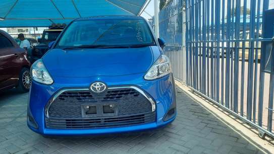 Toyota Sienta Blue Hybrid 2019 2wd image 6