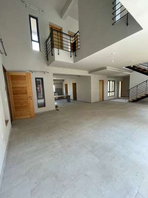 4 Bed Apartment with Gym in Kileleshwa image 2