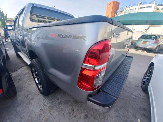 TOYOTA HILUX DOUBLE MANUAL 4WD image 6