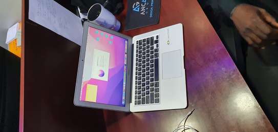 MacBook Air 2017 image 1