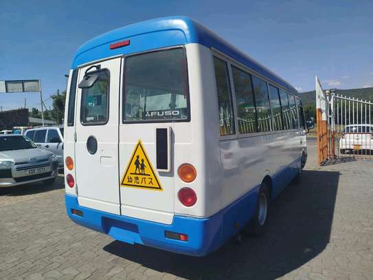 Mitsubishi Rosa bus image 3
