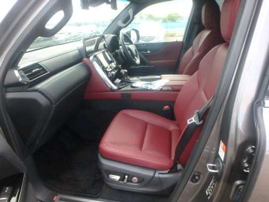 2023 Lexus LX600 image 10