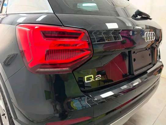 Audi Quattro TFSI Q2 Sunroof Black 2018 image 10