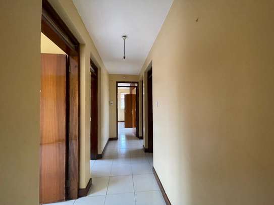 4 Bed Apartment with Balcony in Kilimani image 13