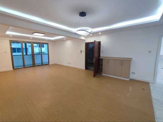 3 Bed Apartment with En Suite in Lavington image 16