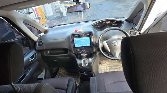 Nissan Serena image 5