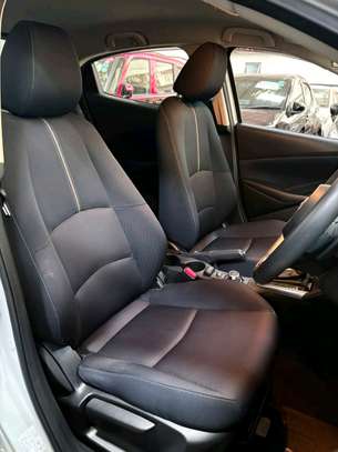 Mazda 2 petrol image 10