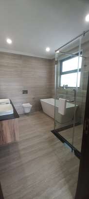4 Bed Apartment with En Suite in Kileleshwa image 11