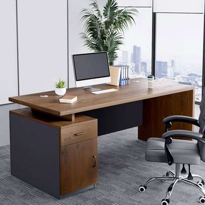 1400mm executive office desk with drawers image 4