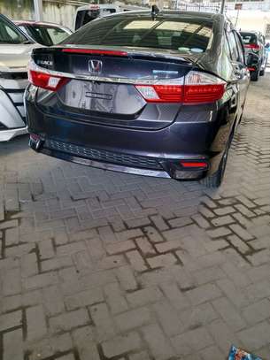 Honda grace image 3