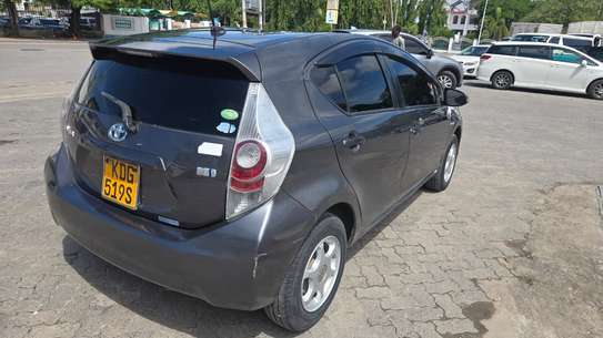 Toyota Aqua image 3
