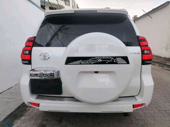 Toyota landcruiser vxl image 3