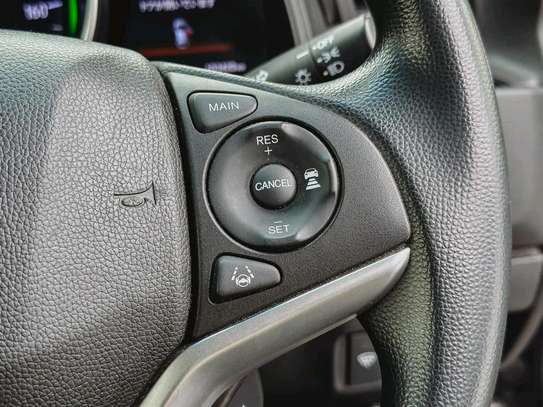 Honda fit hybrid silver 2018 image 5